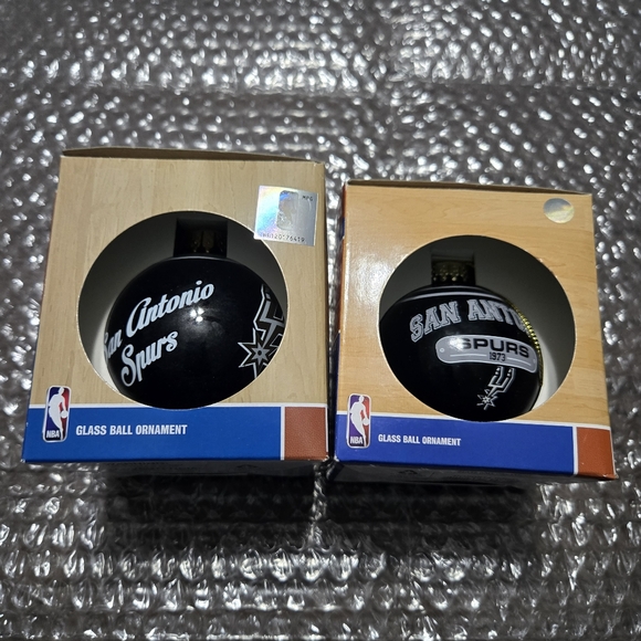 Lot of 2 San Antonio Spurs Ornament Glass Ball happy holiday ornaments - Picture 5 of 5
